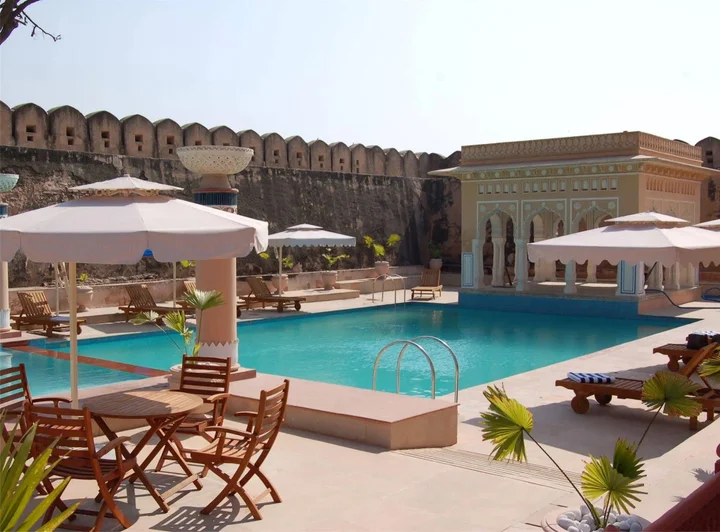 Хому: Chomu Palace Hotel