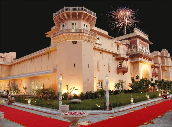 Хому: Chomu Palace Hotel