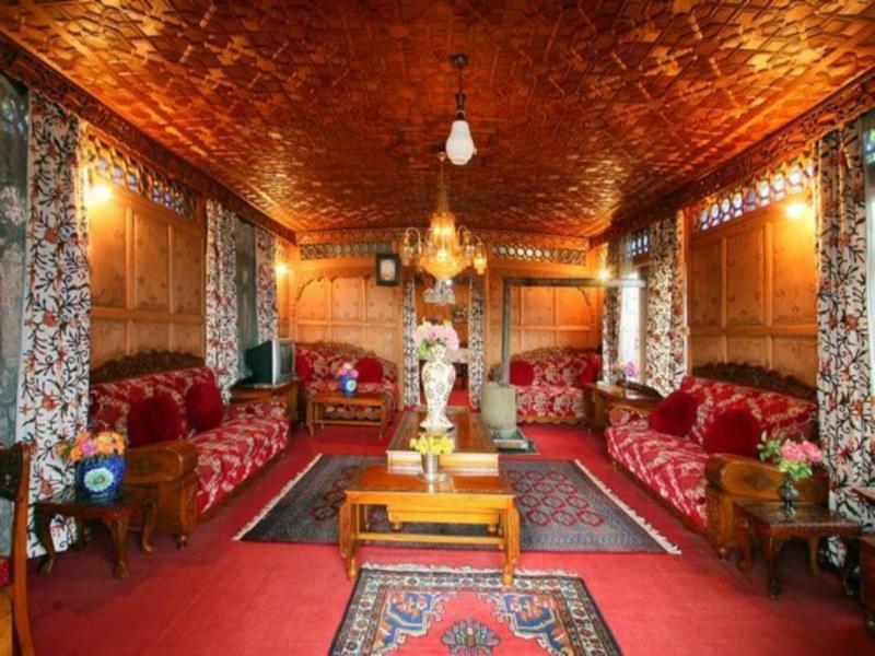 Шринагар: Royal dandoo Houseboat
