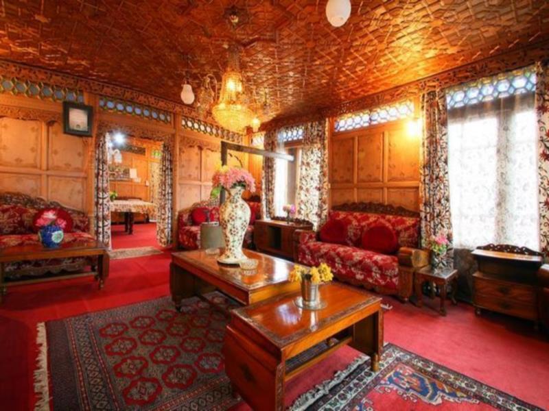 Шринагар: Royal dandoo Houseboat