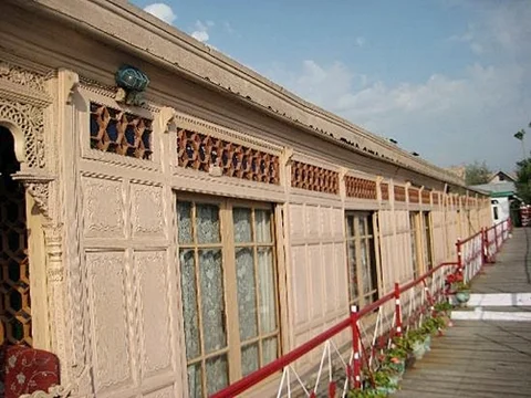Шринагар: Royal dandoo Houseboat