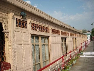 Шринагар: Royal dandoo Houseboat