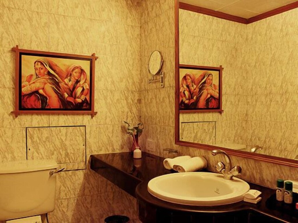 Нью-Дели: Hotel Alka Classic