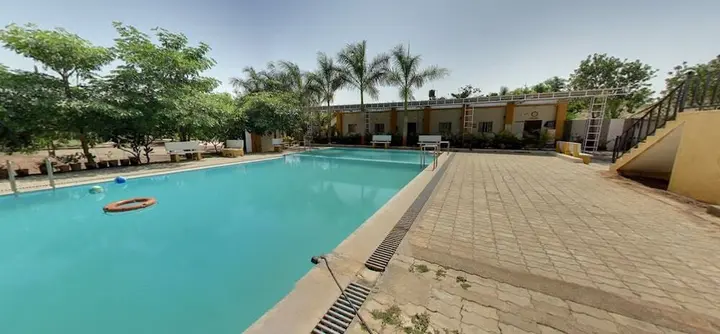 Сазан: Gir Jungle Lodge