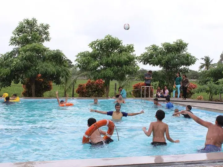Сазан: Gir Jungle Lodge