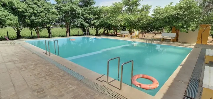 Сазан: Gir Jungle Lodge