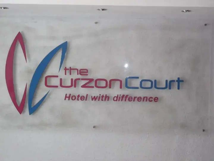 Бангалор: The Curzon Court