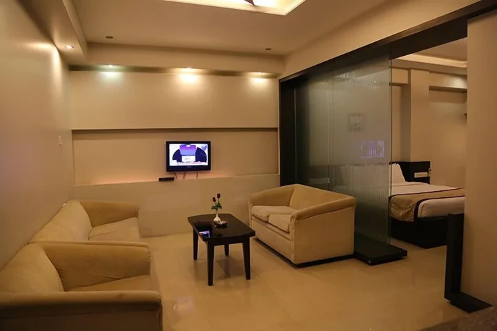 Бангалор: The Curzon Court