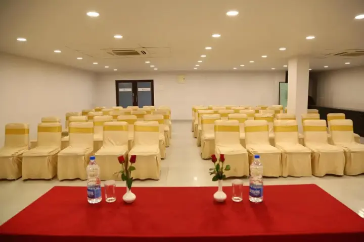 Бангалор: The Curzon Court