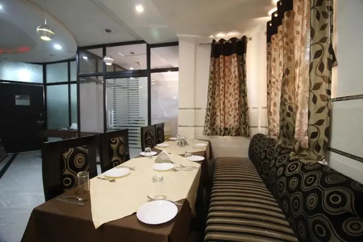 Агра: FabHotel Alpine