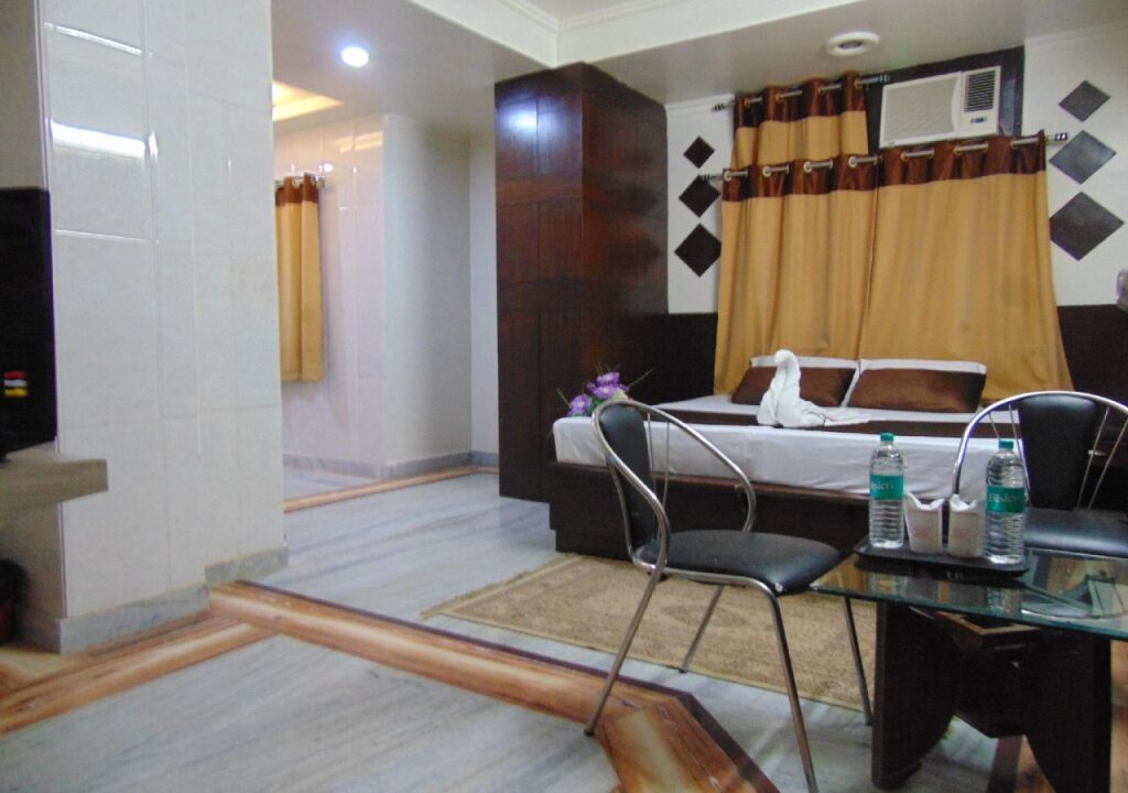 Агра: FabHotel Alpine