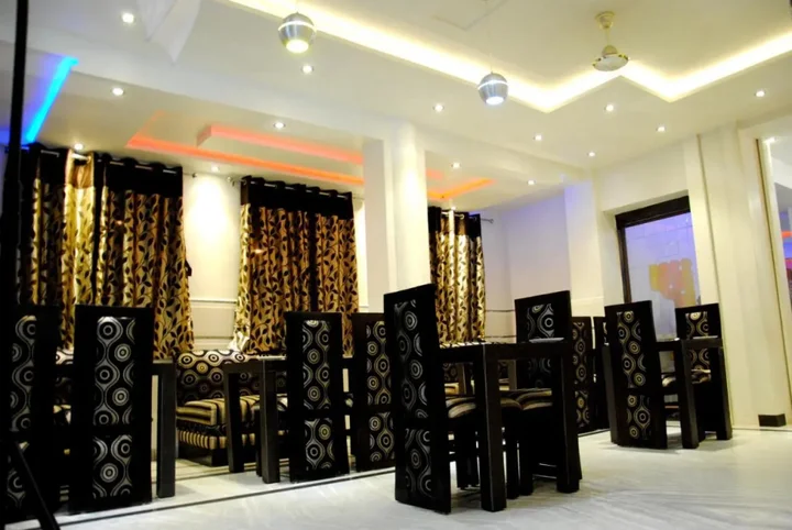 Агра: FabHotel Alpine