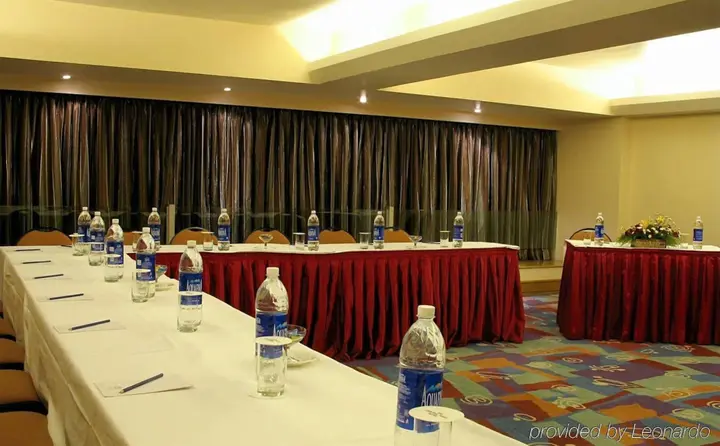 Пуна: The Central Park Hotel