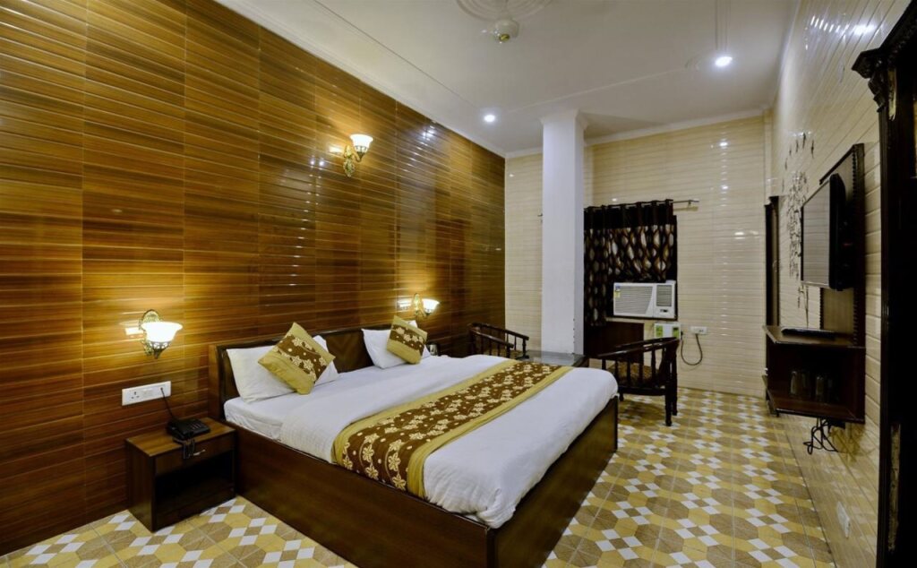 Амритсар: Hotel Holy City