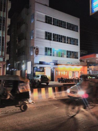 Варанаси: Hotel Ajaya By Sr Hotels