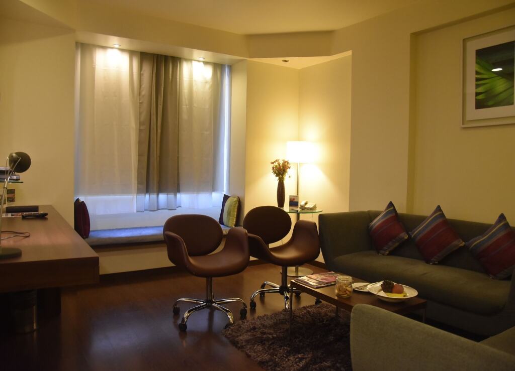 Раджкот: Marasa Sarovar Portico  Rajkot