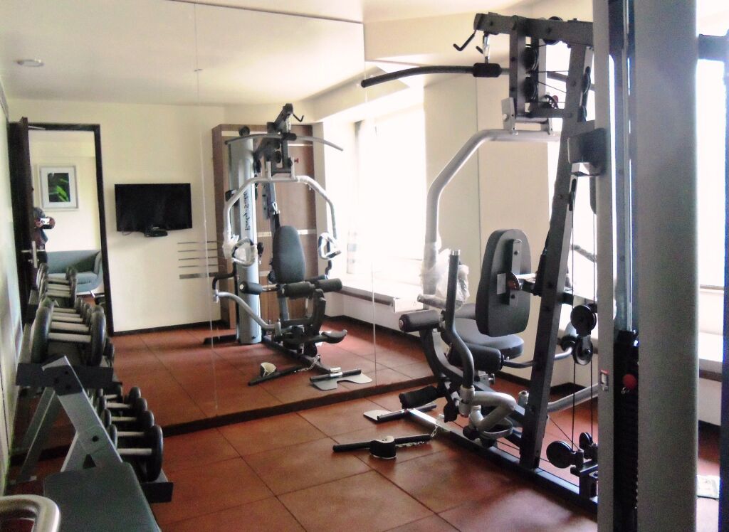 Раджкот: Marasa Sarovar Portico  Rajkot