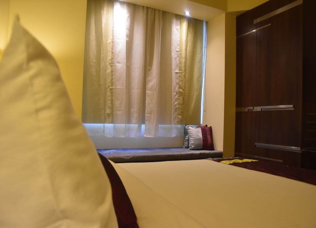 Раджкот: Marasa Sarovar Portico  Rajkot