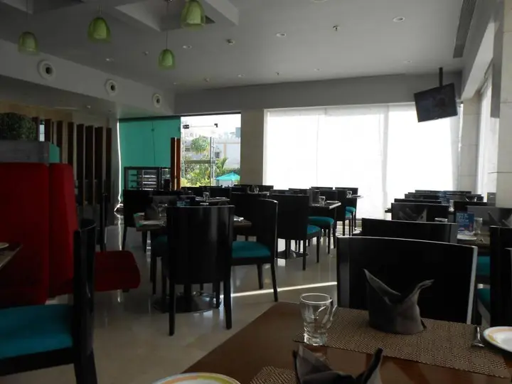 Пуна: Lemon Tree Hotel Chinchwad Pune