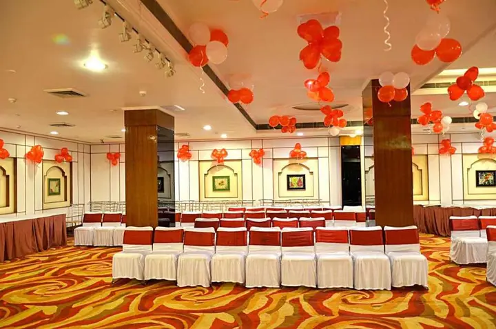 Варанаси: Hotel Meraden Grand