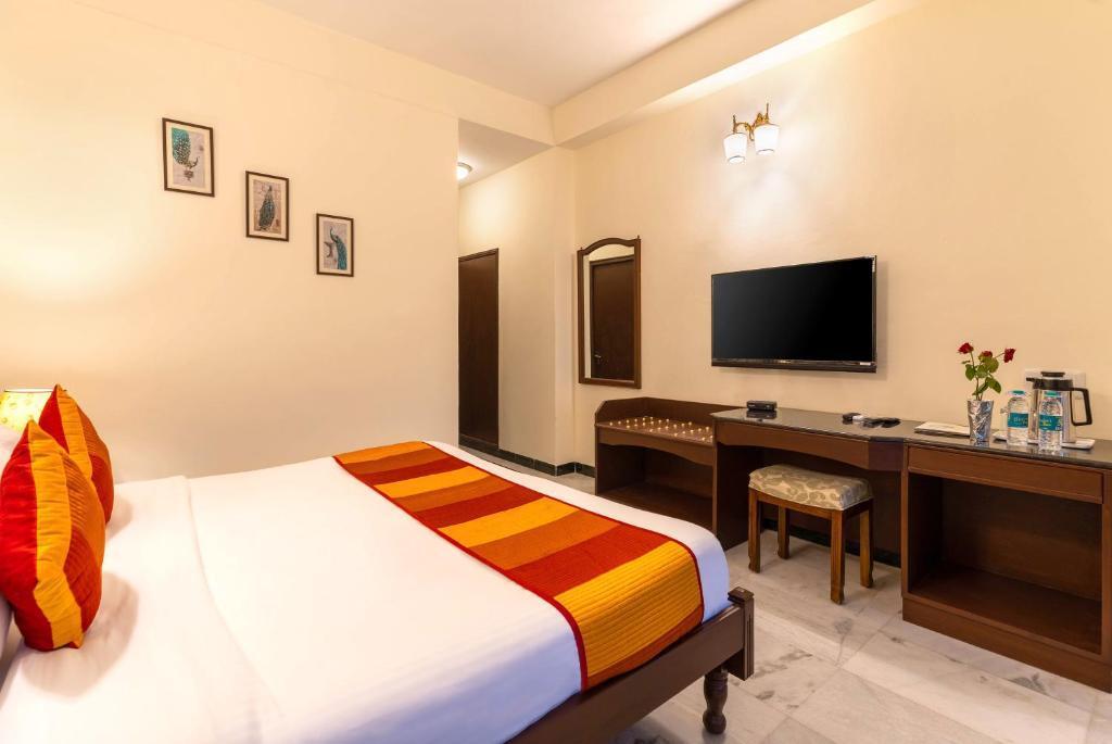 Удаипур: Hotel Sarovar on Lake Pichola