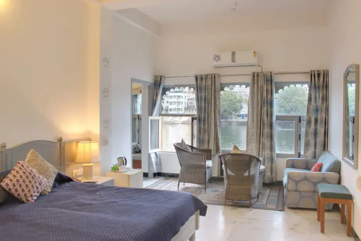 Удаипур: Hotel Sarovar on Lake Pichola