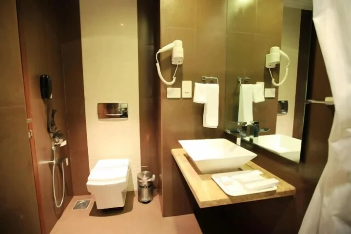 Ахмедабад: Riverview Hotel
