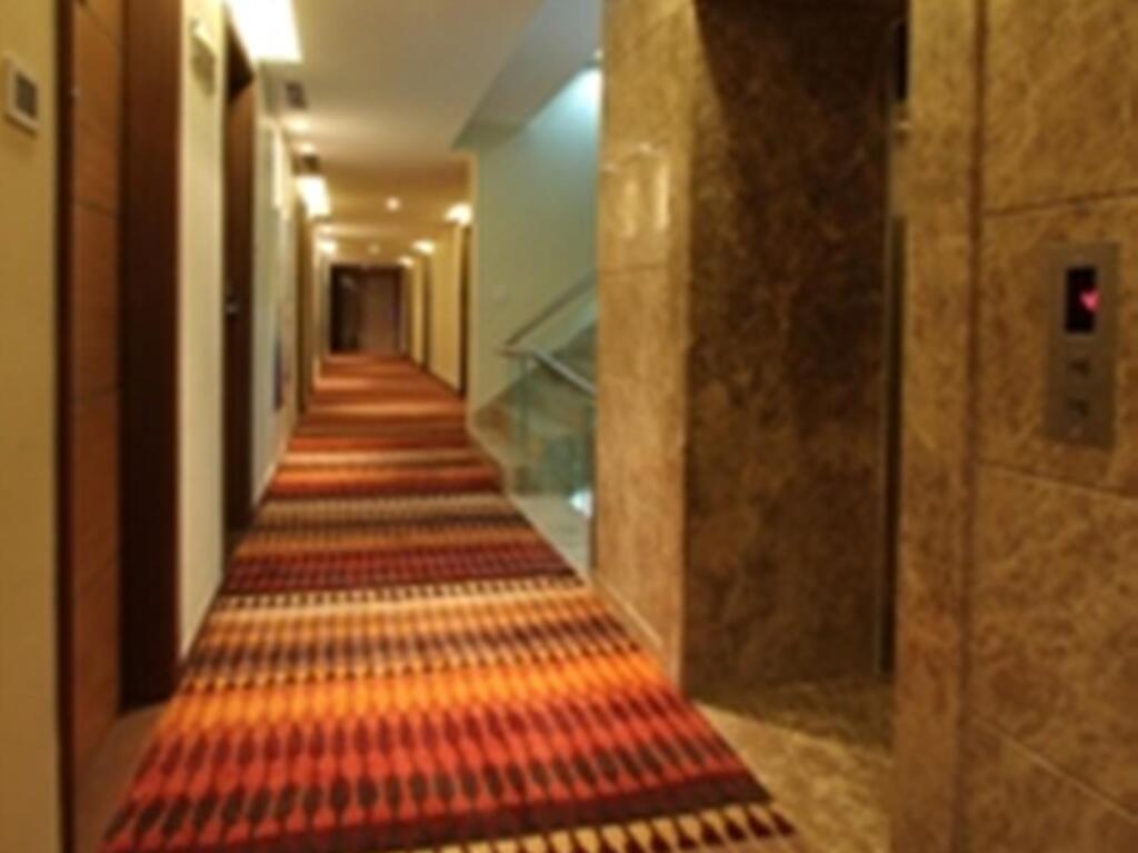 Ахмедабад: Riverview Hotel