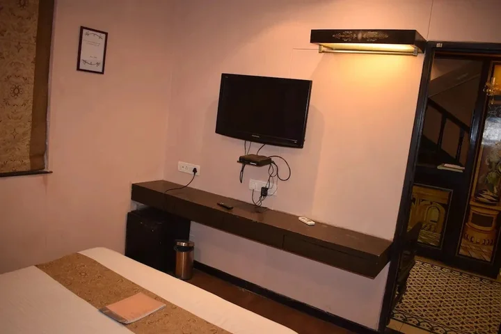 Мумбаи: JC Chalet - A Boutique Hotel
