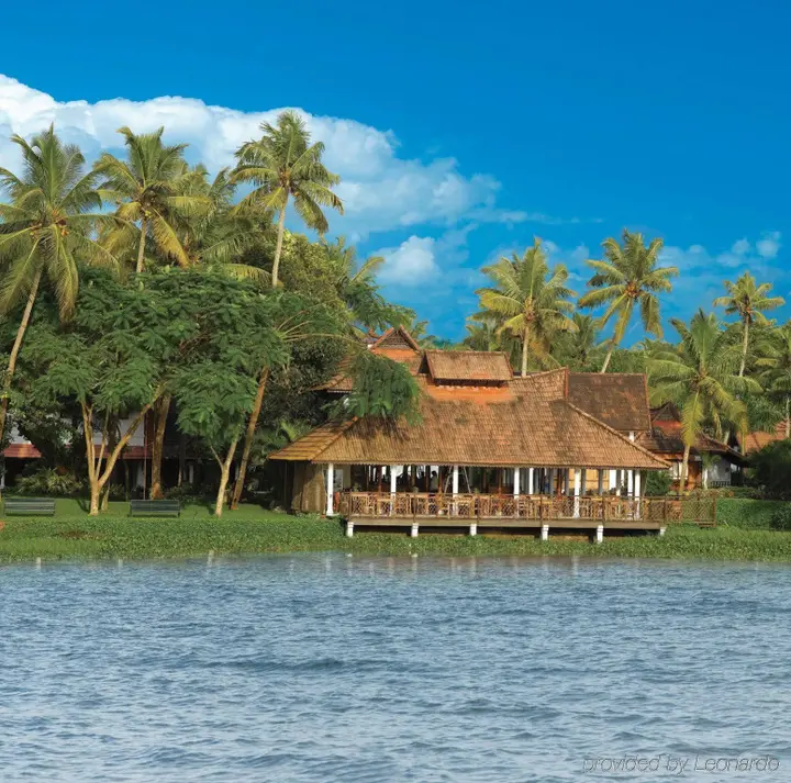 Кумараком: Kumarakom Lake Resort