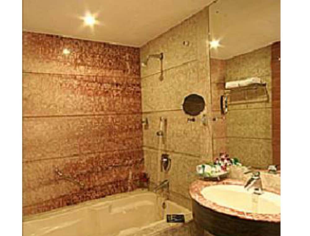 Пуна: The Corinthians Resort