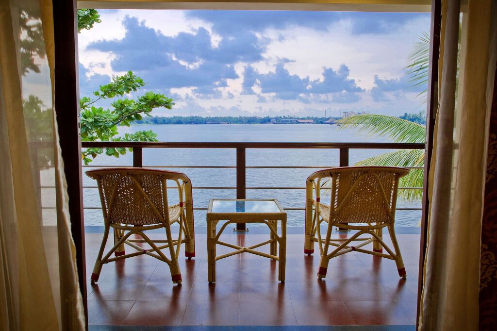 Аллеппи: Sterling Lake Palace Alleppey