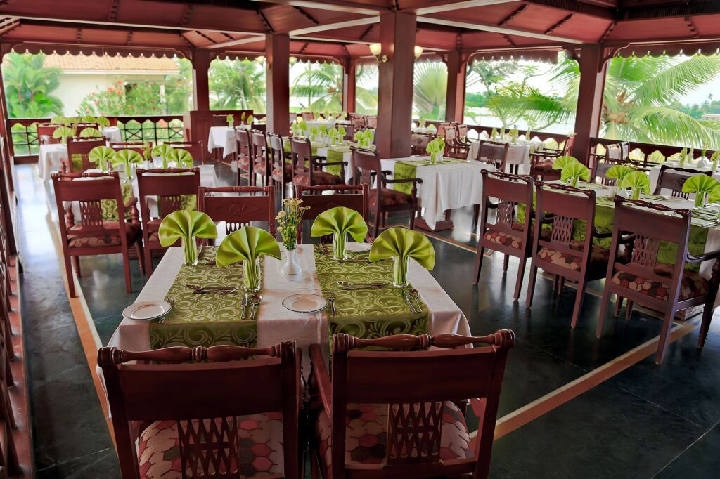 Аллеппи: Sterling Lake Palace Alleppey