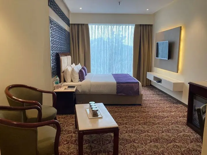 Индаур: HRJ Sarovar Portico Indore