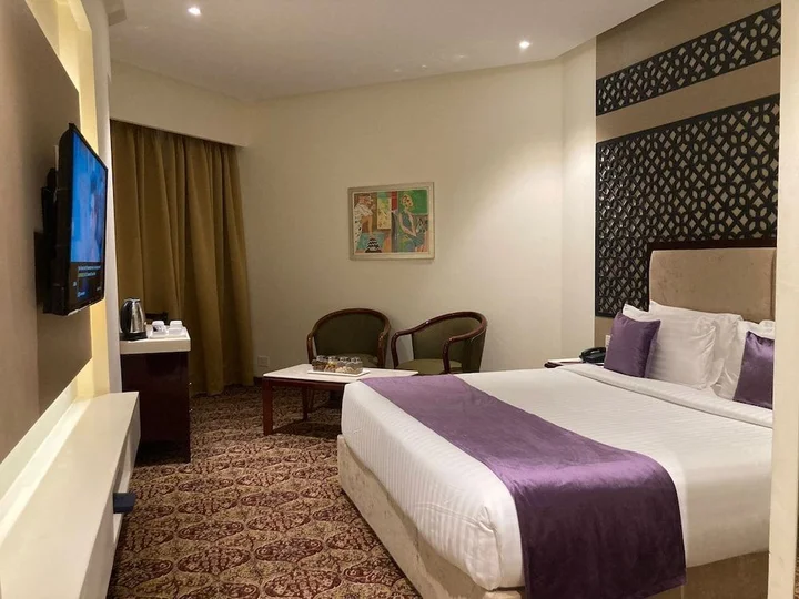 Индаур: HRJ Sarovar Portico Indore