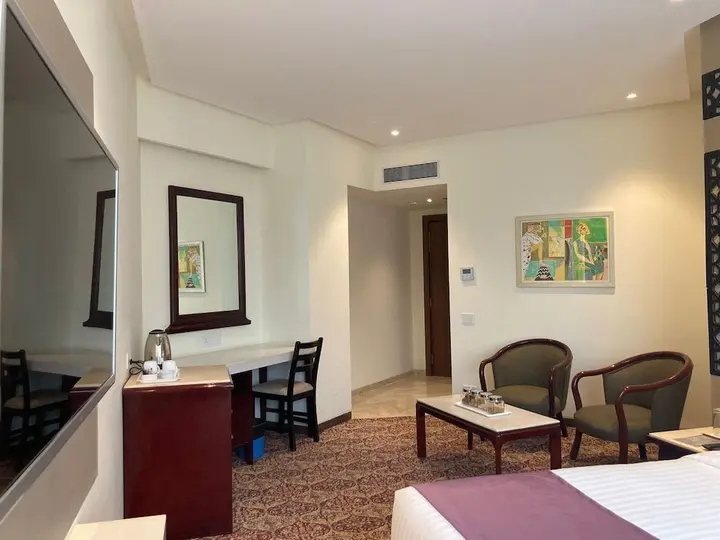 Индаур: HRJ Sarovar Portico Indore
