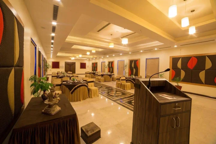 Удаипур: Amantra Comfort Hotel
