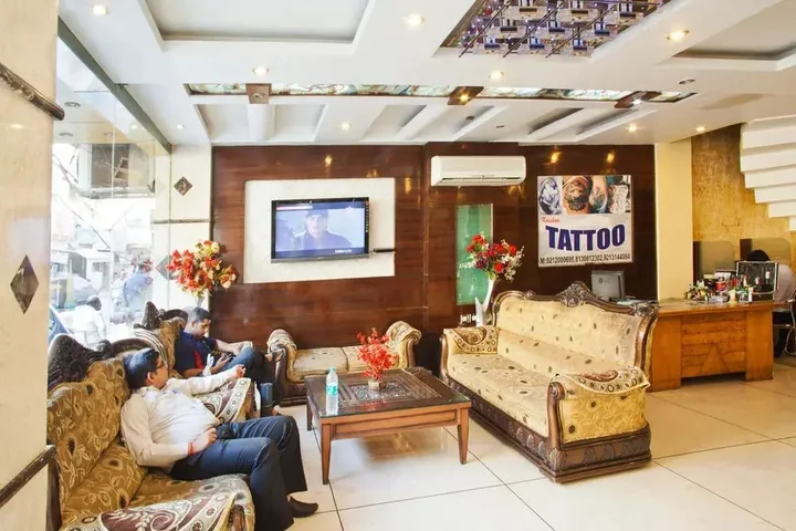 Нью-Дели: Hotel Shiv Dev International