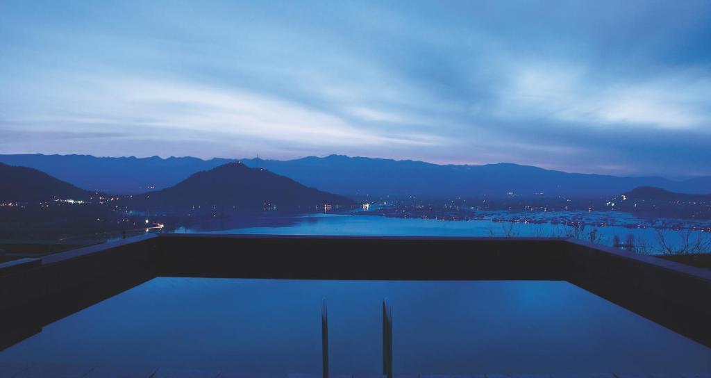 Шринагар: Taj Dal View Srinagar