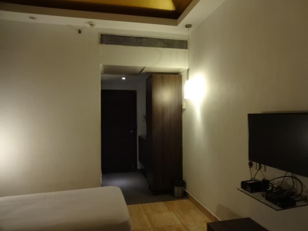 Ченнаи: Ampa Skywalk Hotel