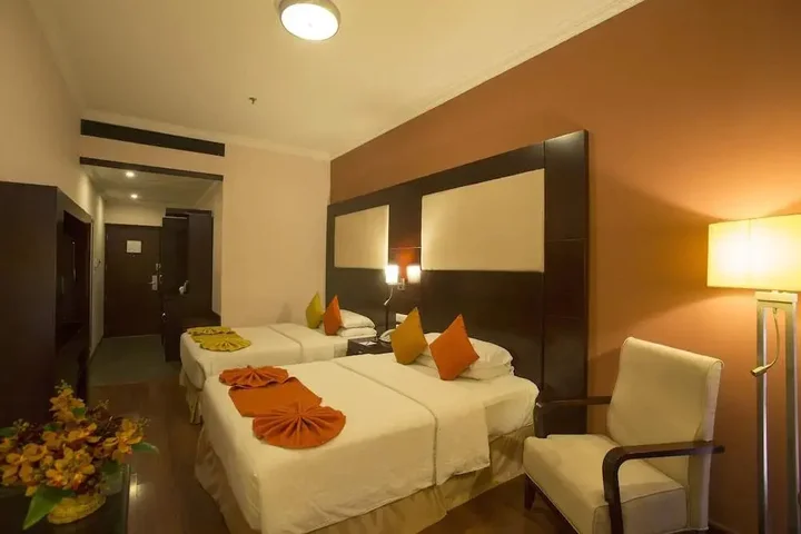 Ченнаи: Asiana Place