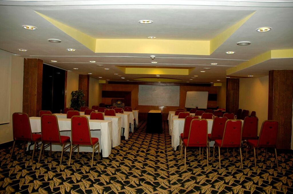 Ченнаи: Regenta Central Deccan