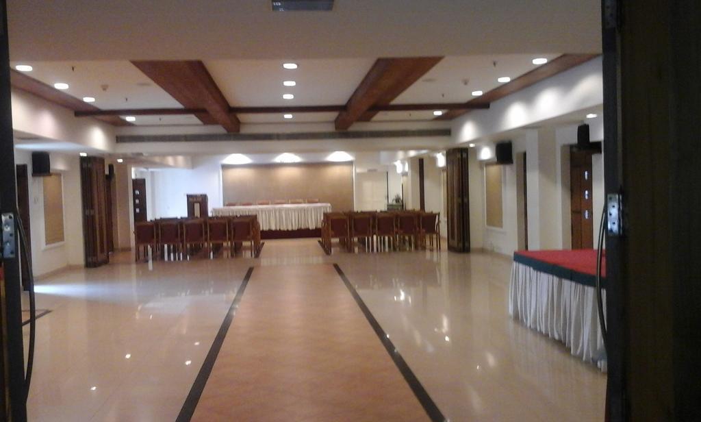 Коллам: Nani Hotel