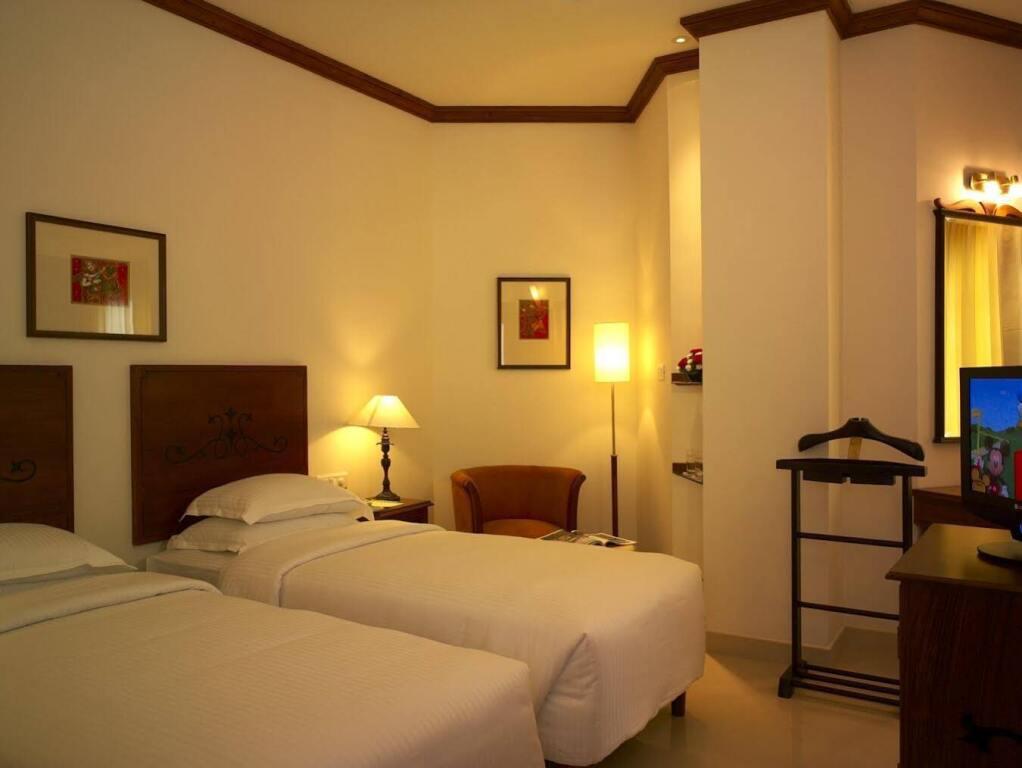 Коллам: Nani Hotel
