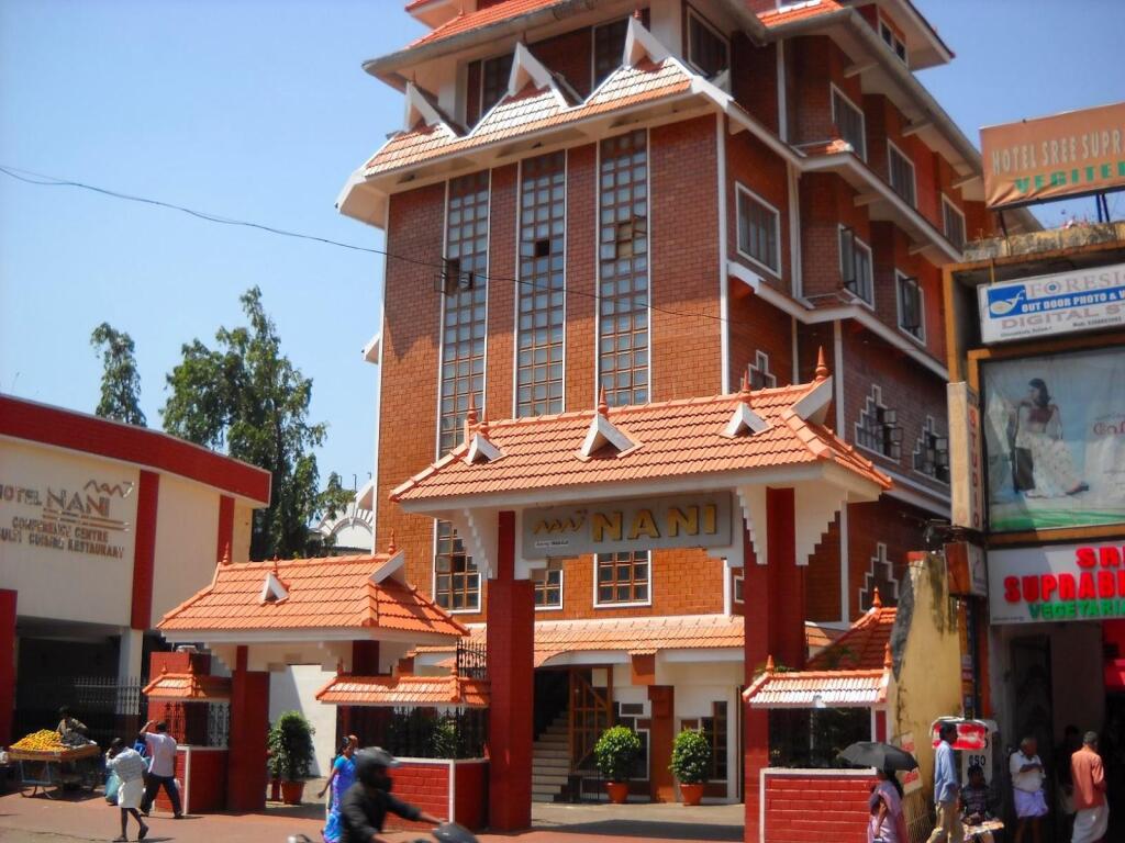 Коллам: Nani Hotel