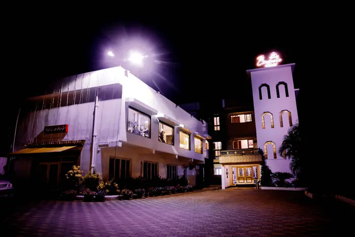 Силигури: The Cindrella Hotel
