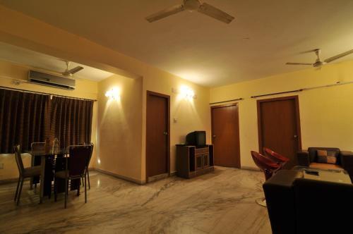 Колката: Mirchi Bite Service Apartment