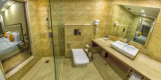 Дехрадун: Hotel Madhuban