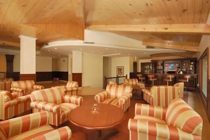 Дехрадун: Hotel Madhuban