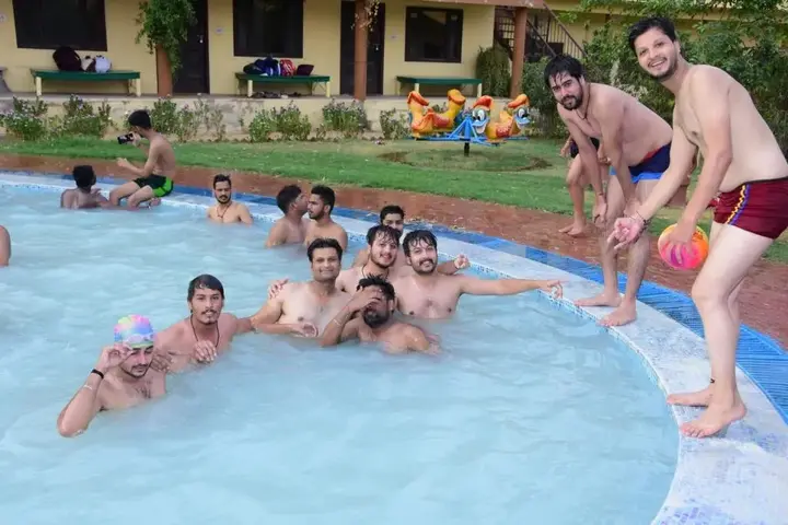 Джайпур: Kanchan Kesari Village Resort